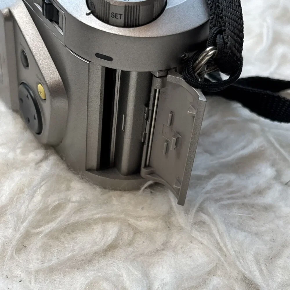 Kodak DC4800 Zoom Digital Camera 3.1MP Complete Kit Charger Batteries Case Works
